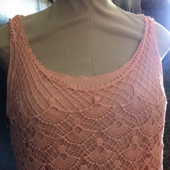 Pink lace tank top - Picture 4 of 8